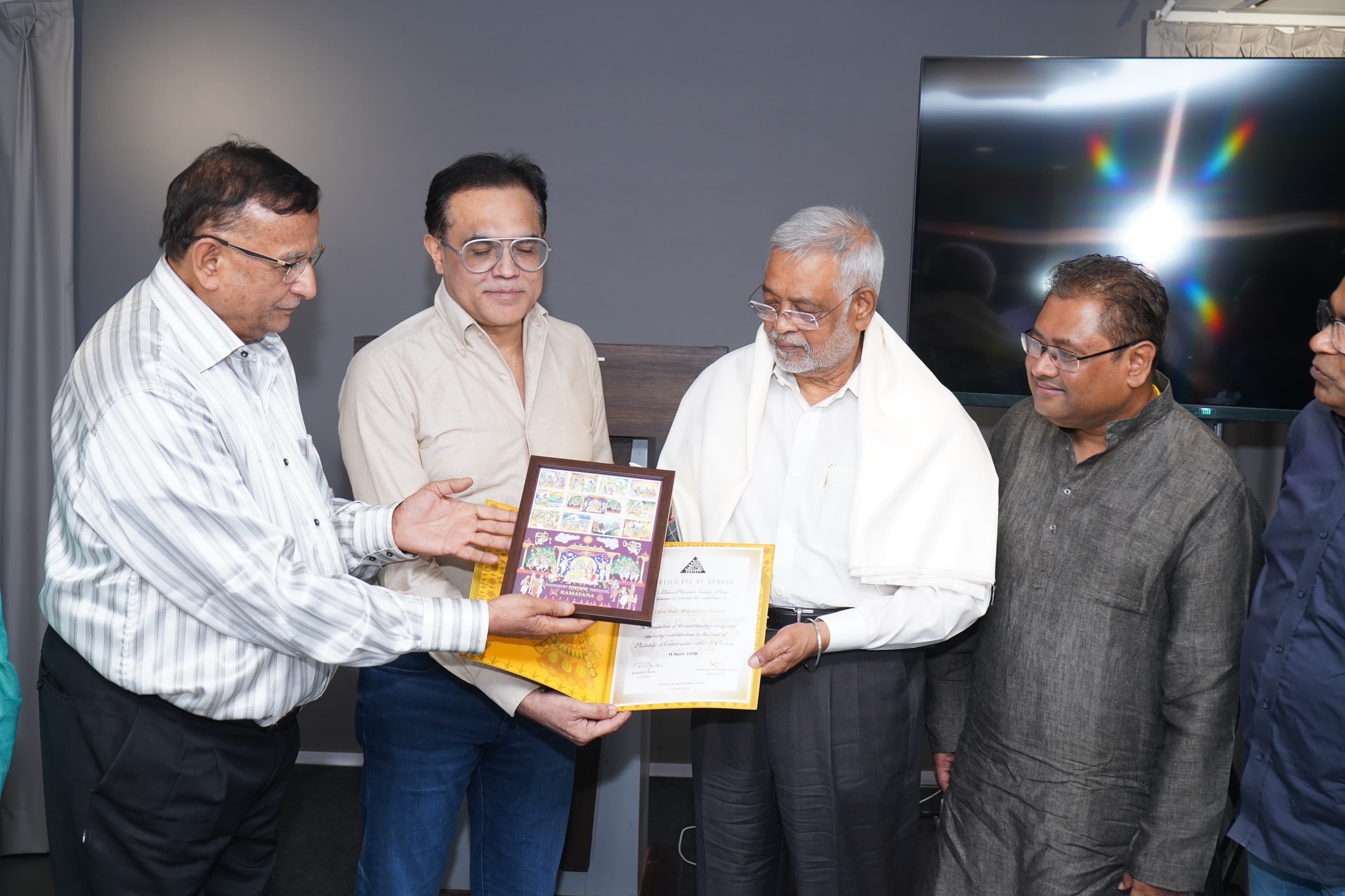 Shri Bal Manohar Jalan being honoured at the programme